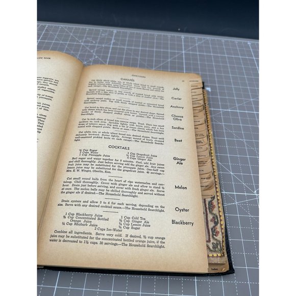 Searchlight Recipe Book 1954 Hardcover w/ Better Homes Gardens Spice Chart - Picture 2 of 4